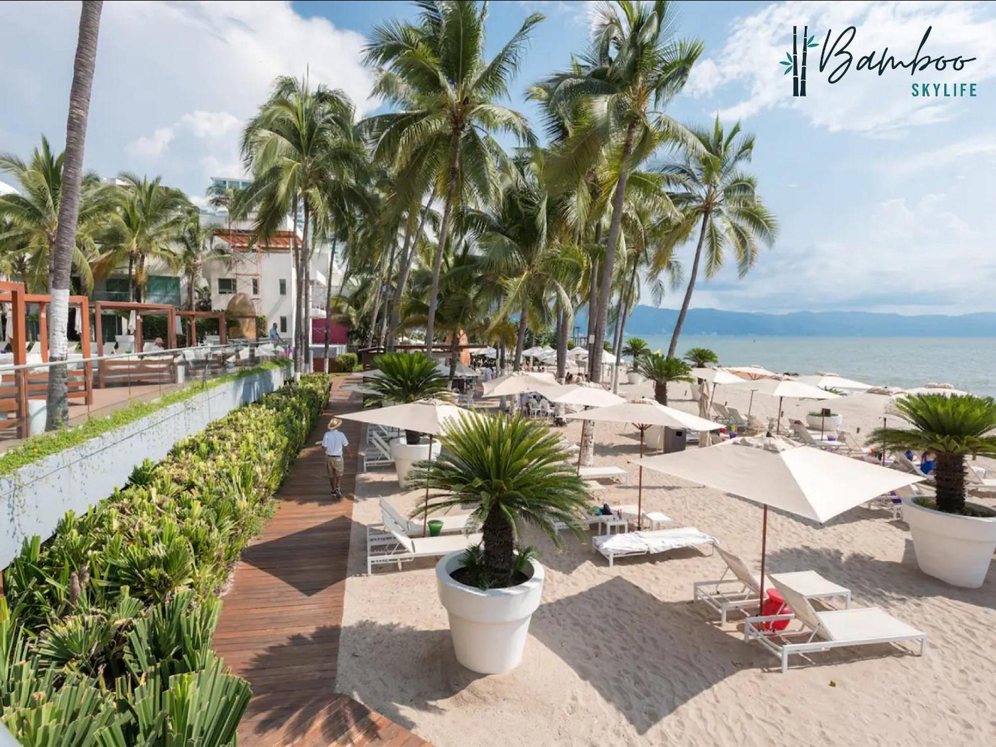Icon Vallarta Beach Front By Bamboo Skylife بويرتو فالارتا المظهر الخارجي الصورة